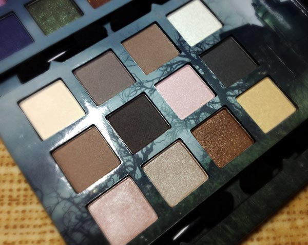paleta-maquiagem-dark-shadows-sombras-02