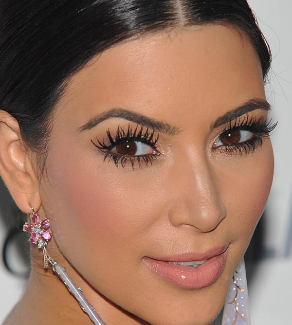 kim-kardashian-makeup-maquiagem-02.jpg (600×668)