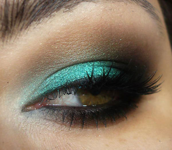 edgy-emerald-maybelline