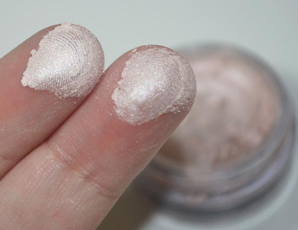 bare-minerals-cultured-pearl-02