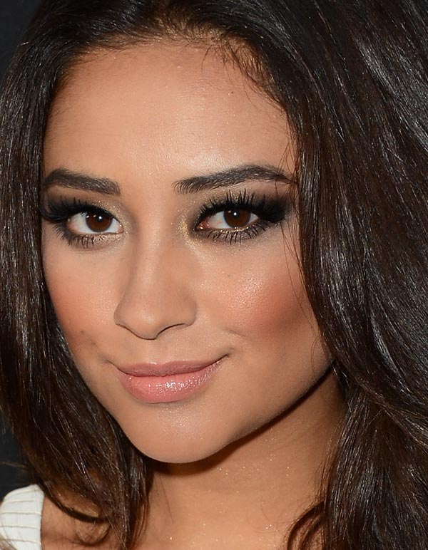 shay-mitchell-makeup-01