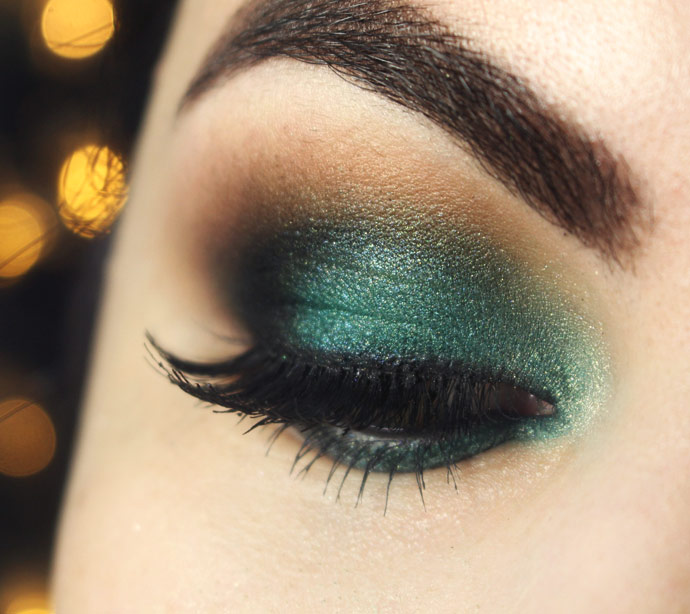 Tutorial Maquiagem com sombra verde esmeralda » Pausa para Feminices