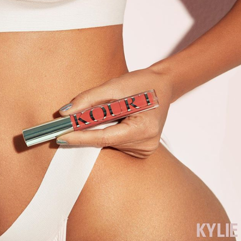 Kylie Cosmetics Lança Coleção em Parceria com Kourtney Kardashian