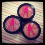 Blushes cintilantes da Bless Cosmetics