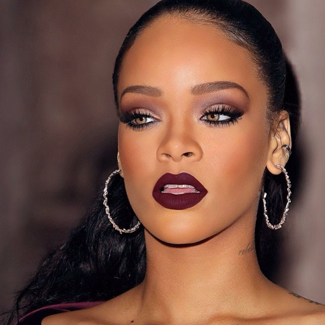 Copie o batom bafo da Rihanna » Pausa para Feminices