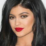 10 maquiagens das famosas com batom vermelho