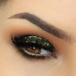 Make Bafônica com Glitter Dourado