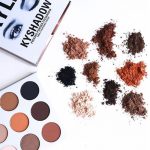 Kylie Jenner lança paleta de sombras Kyshadow
