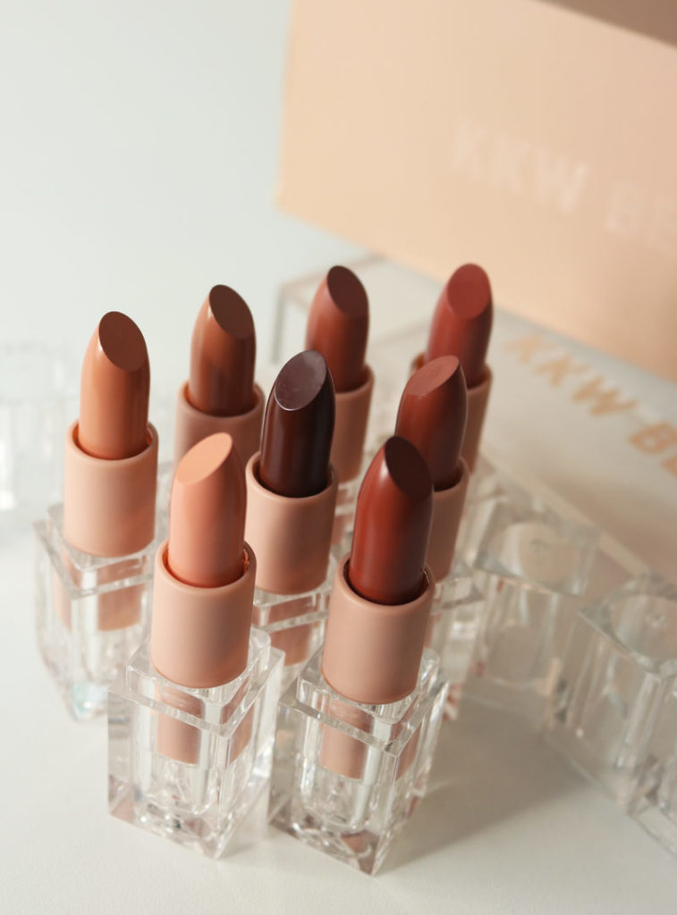 Os batons nudes em bala da Kim Kardashian ? KKW BEAUTY NUDE CRÈME LIPSTICK