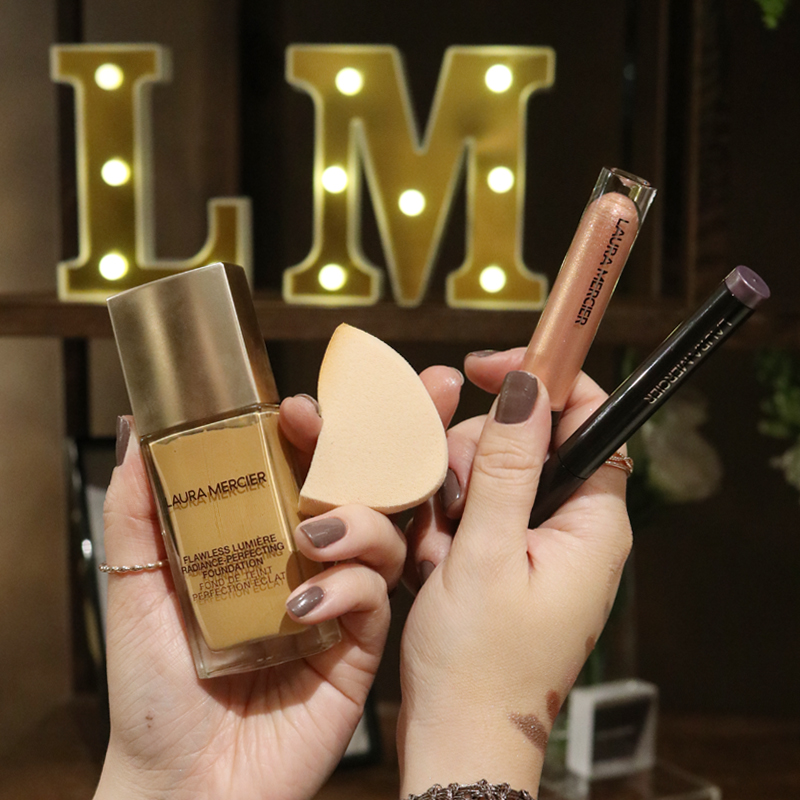 Laura Mercier Lança Nova Base Flawless Lumière Radiance Perfecting