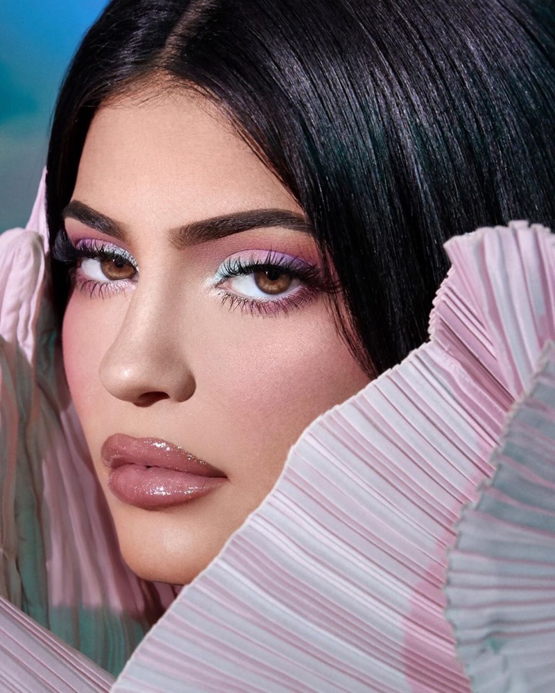 A Nova Coleção de Make da Kylie Jenner com a Balmain